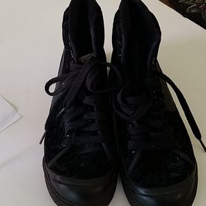 Black nike hightops